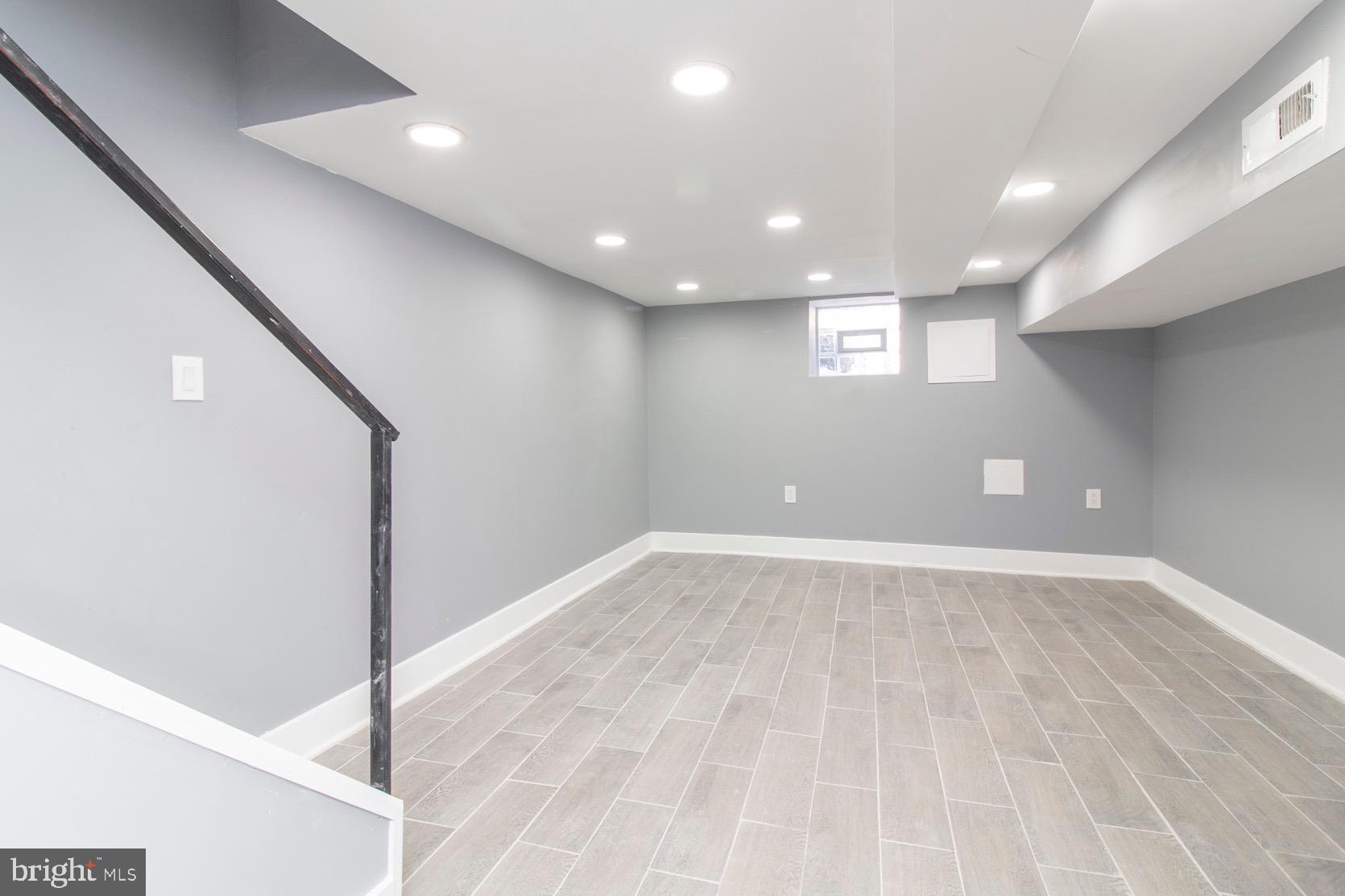 STRAWBERRY MANSION - Residential Lease