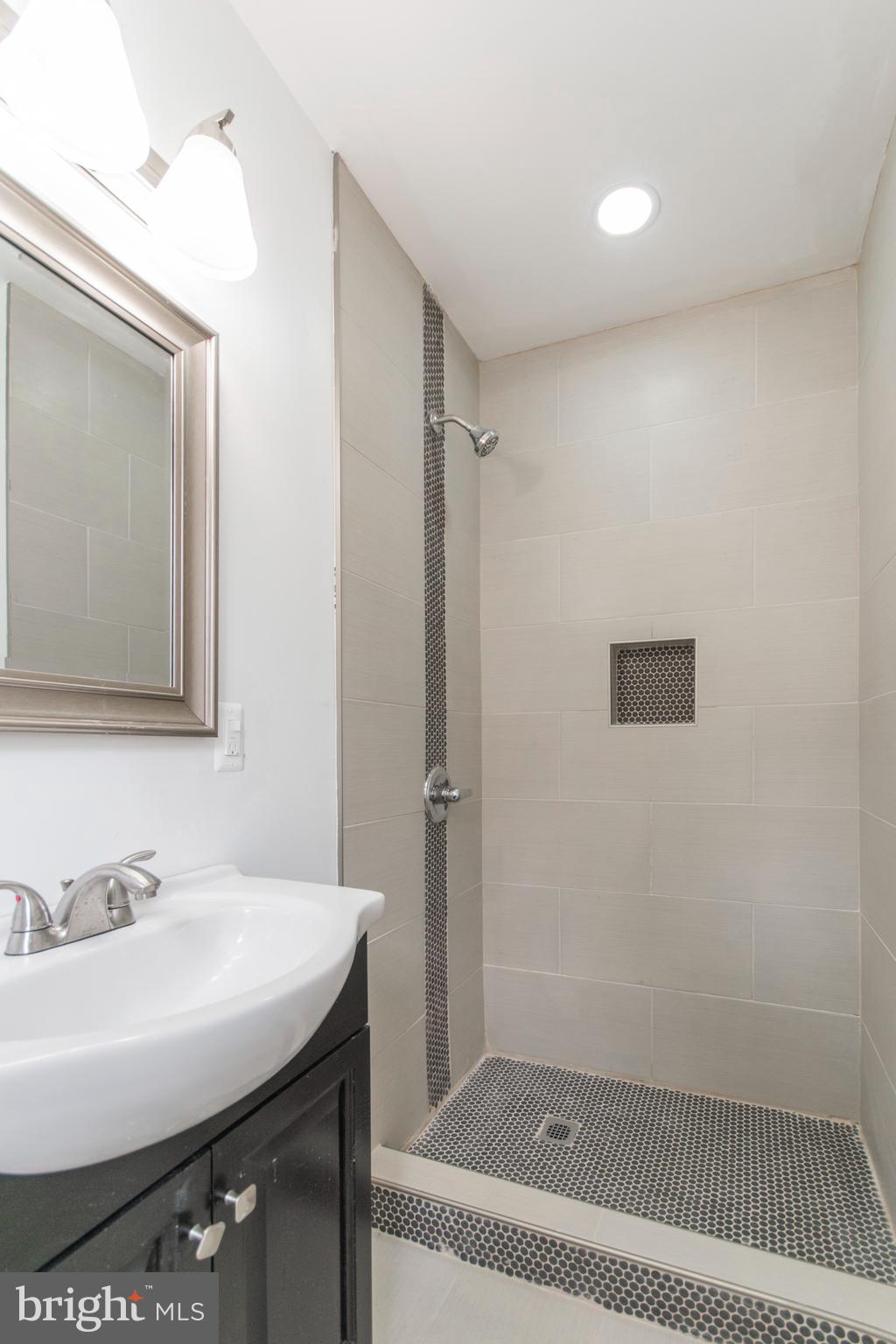 STRAWBERRY MANSION - Residential Lease