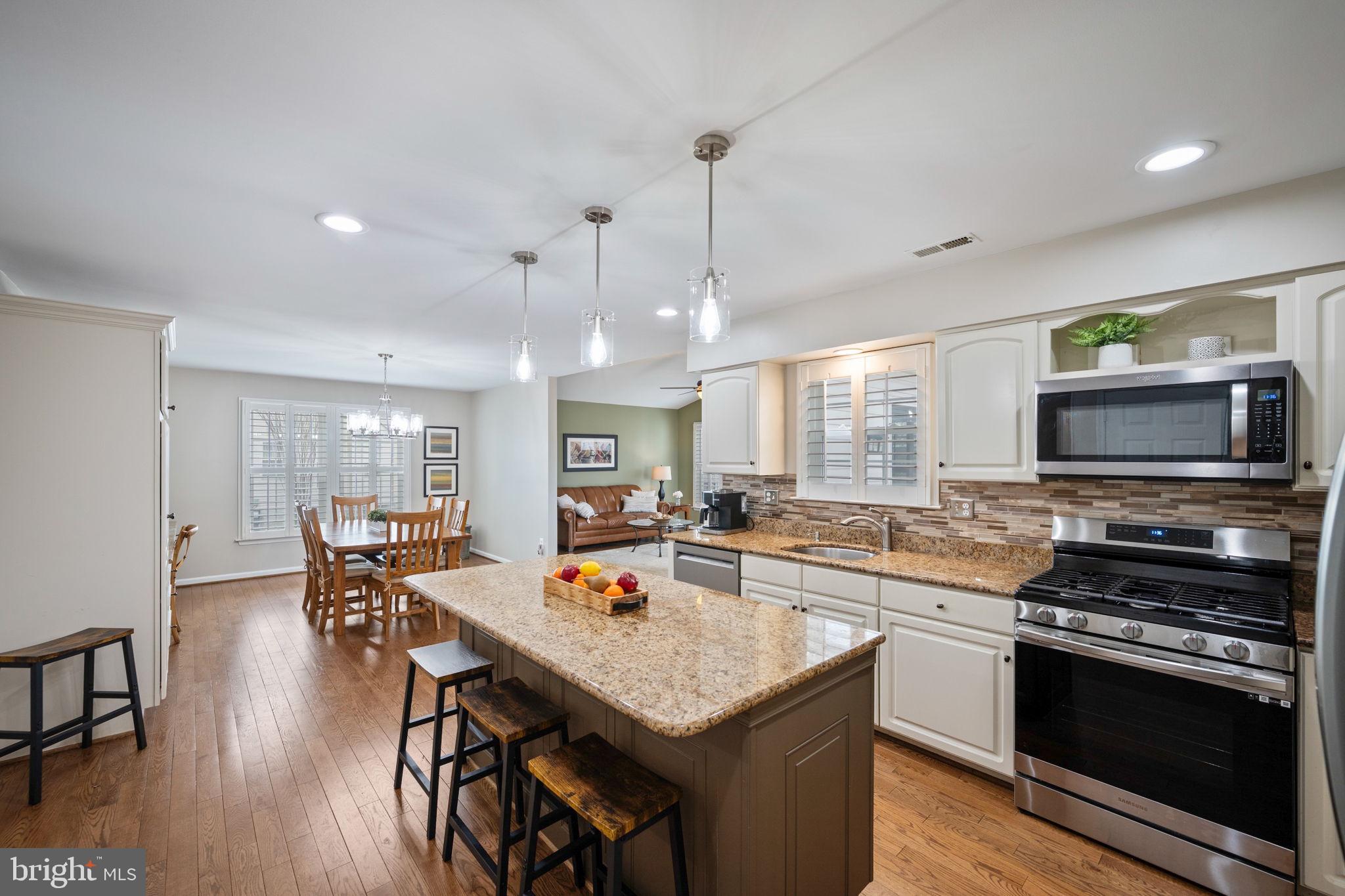 1008 SUMMER SWEET LANE