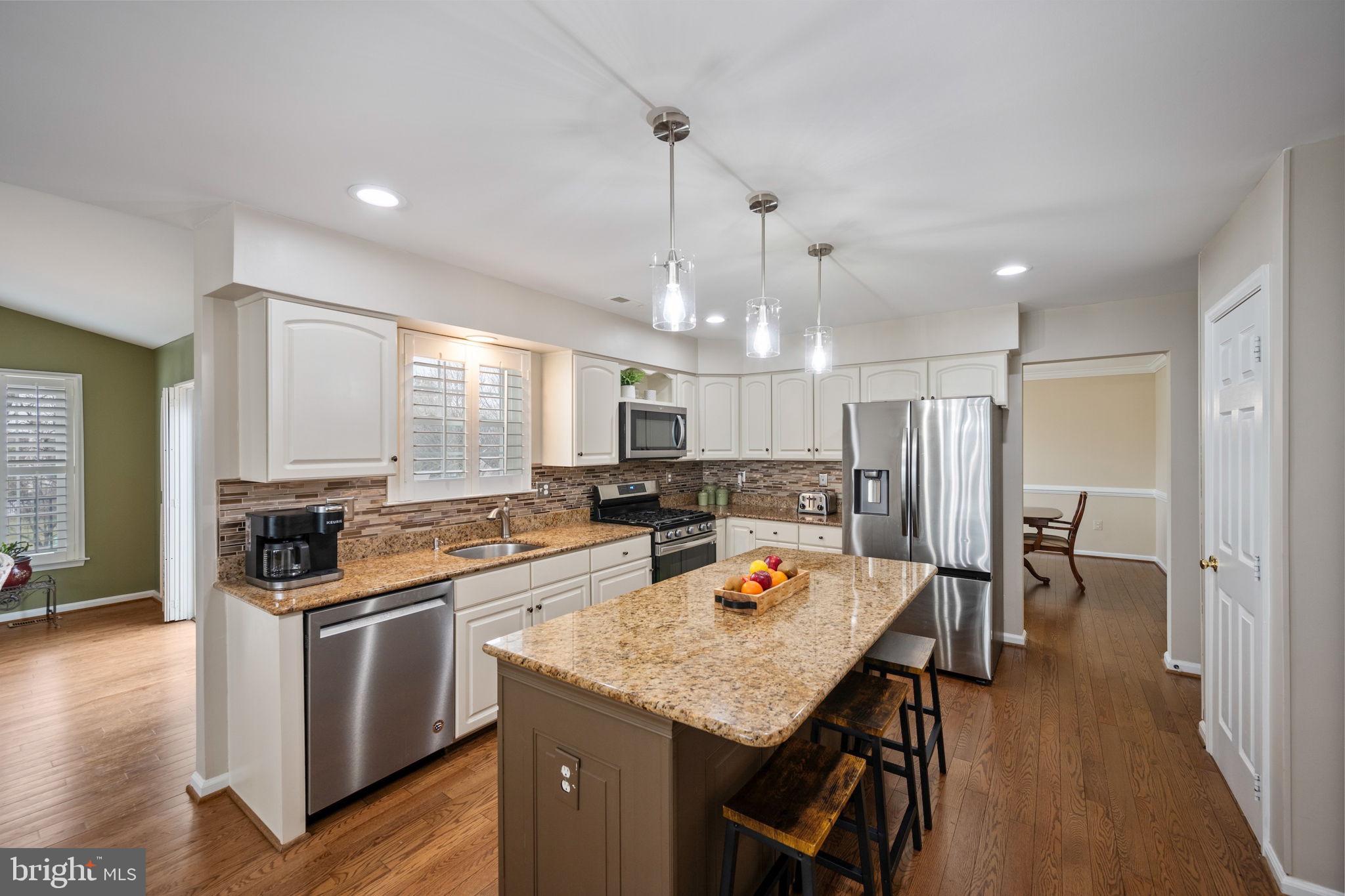 1008 SUMMER SWEET LANE