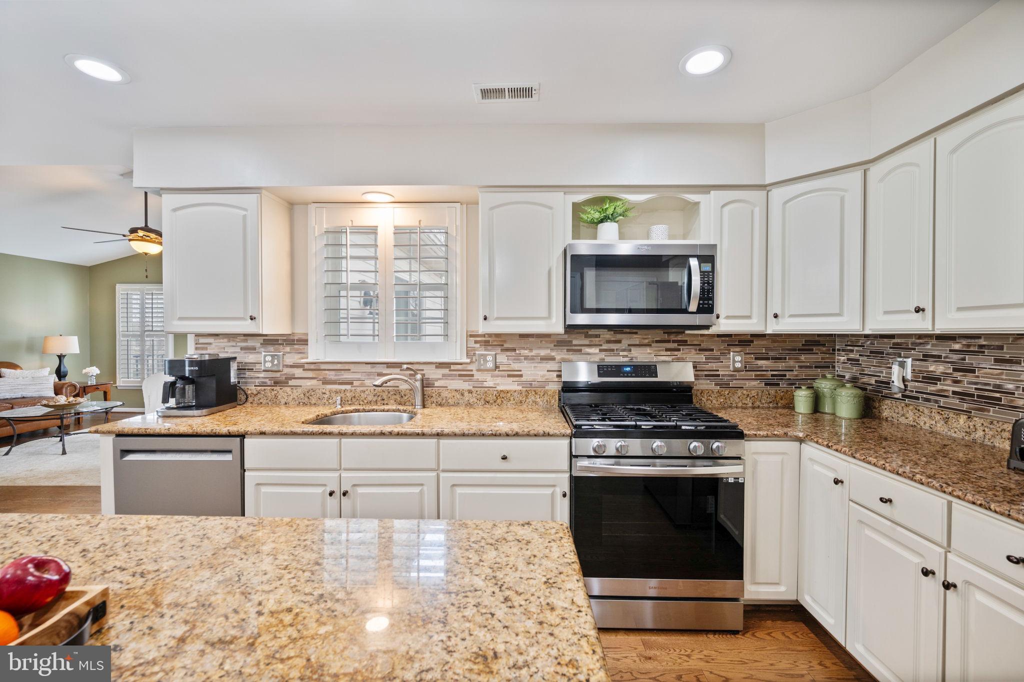 1008 SUMMER SWEET LANE