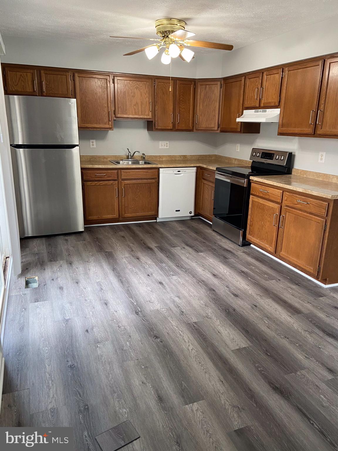 ROLLING FOREST - Residential Lease