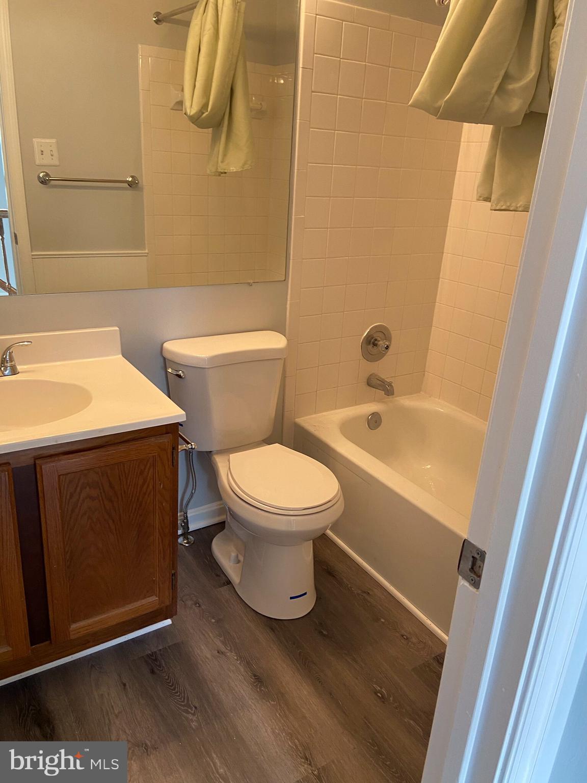 ROLLING FOREST - Residential Lease