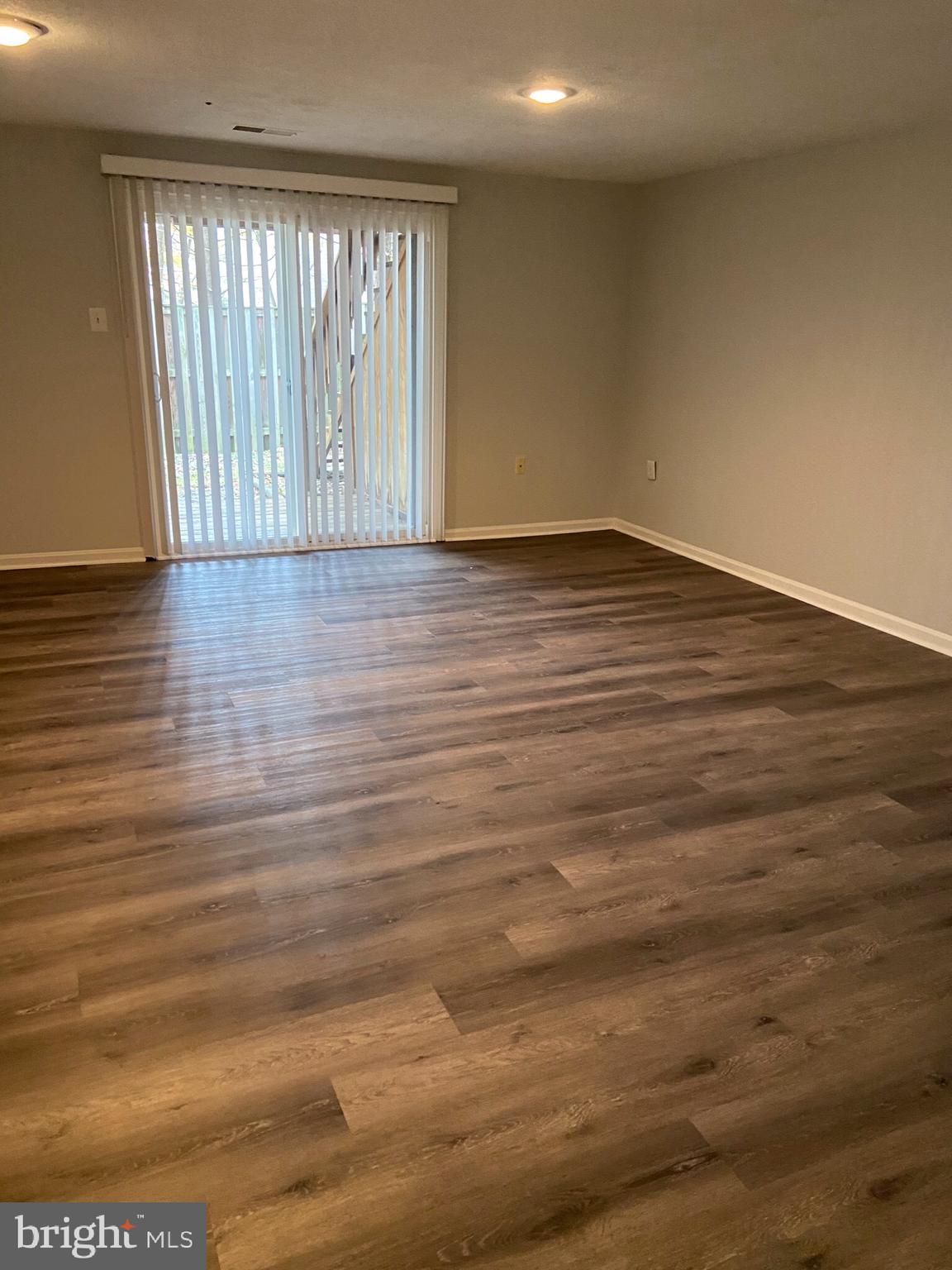 ROLLING FOREST - Residential Lease