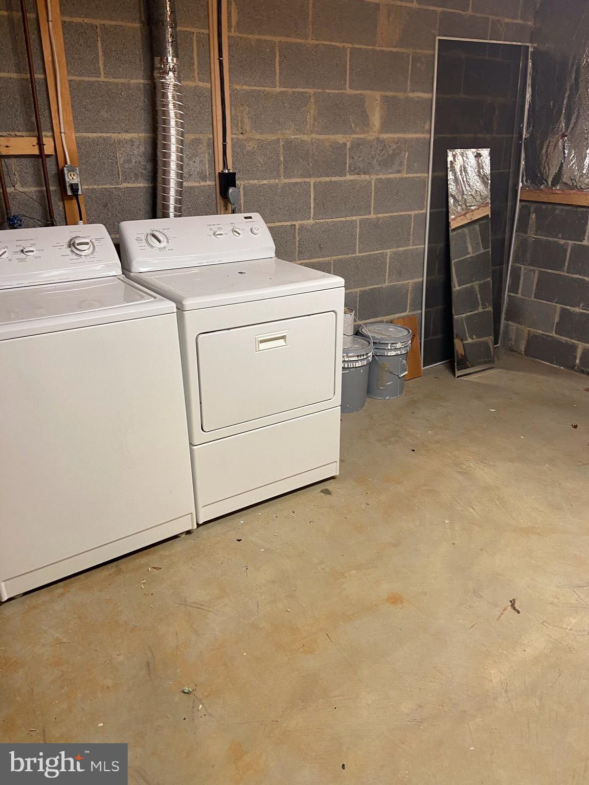 ROLLING FOREST - Residential Lease