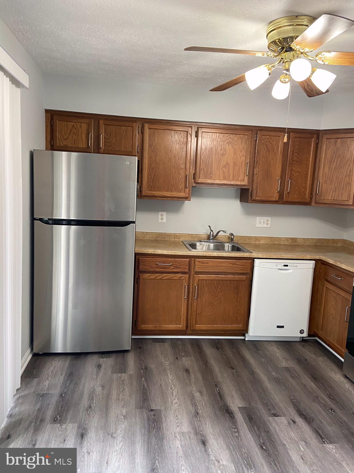 ROLLING FOREST - Residential Lease