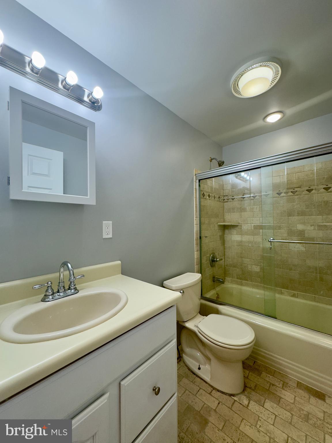 DUNDALK - Residential Lease