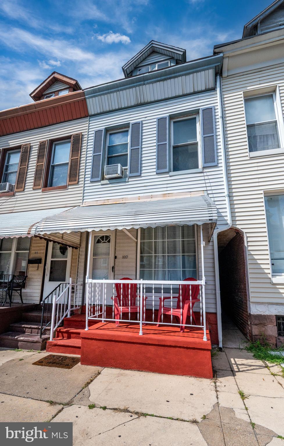 1017 PERRY STREET