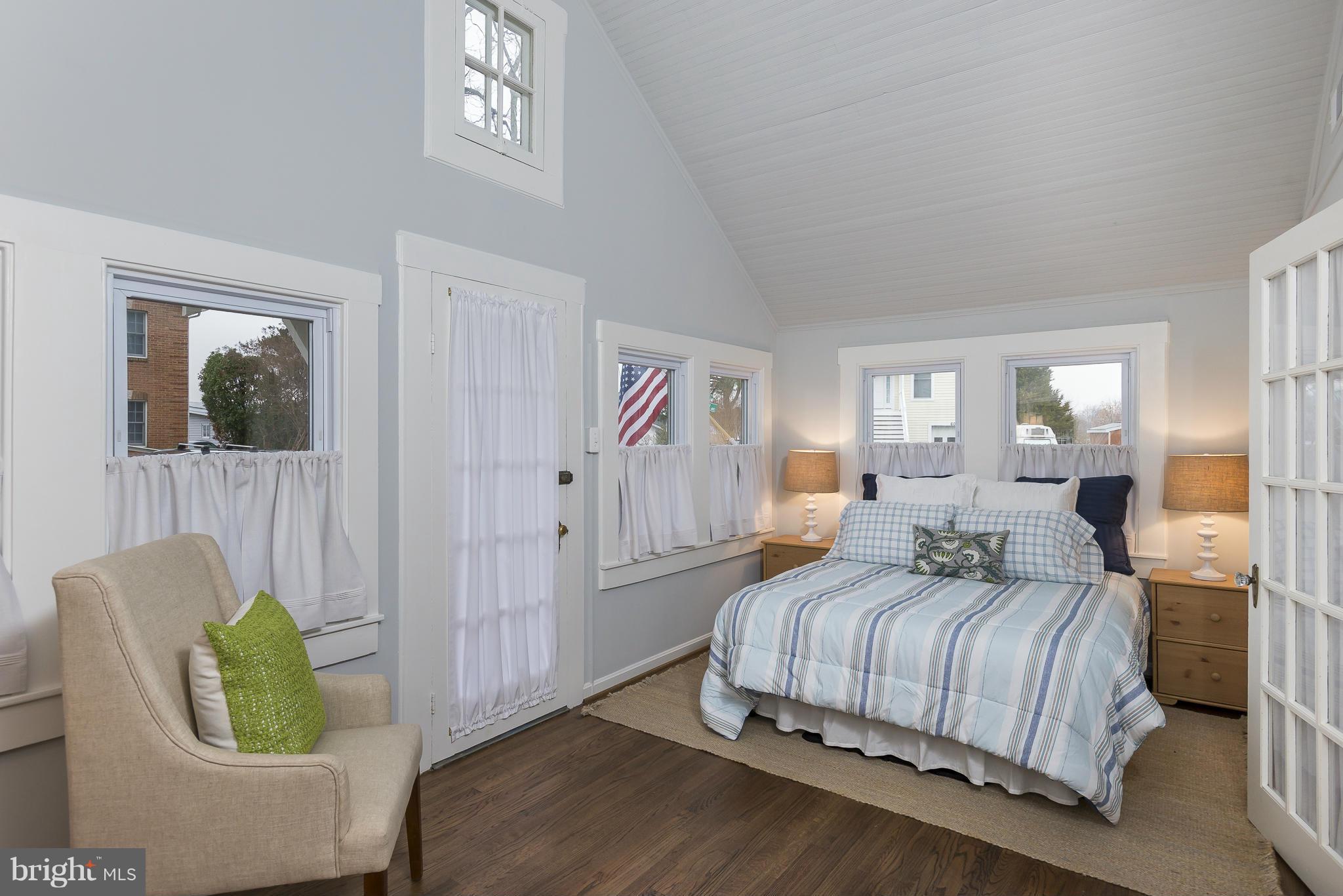 OWINGS BEACH - Residential