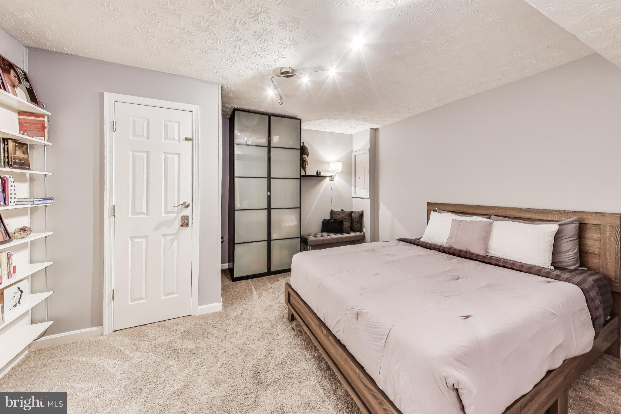 RUSSETT - Residential