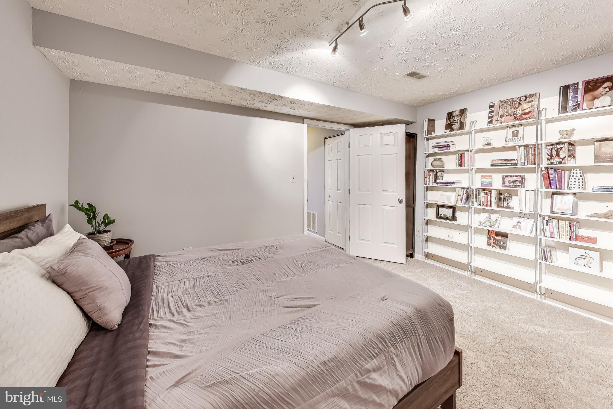 RUSSETT - Residential