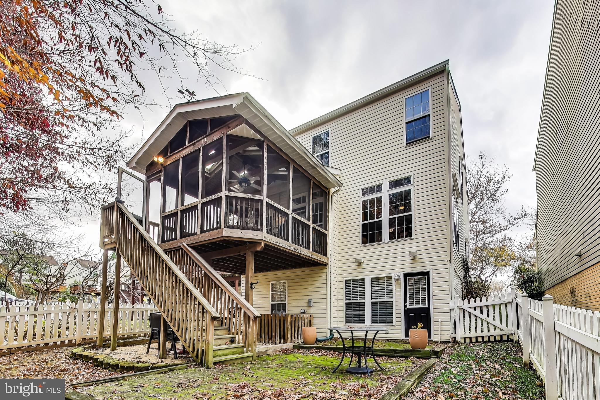 RUSSETT - Residential