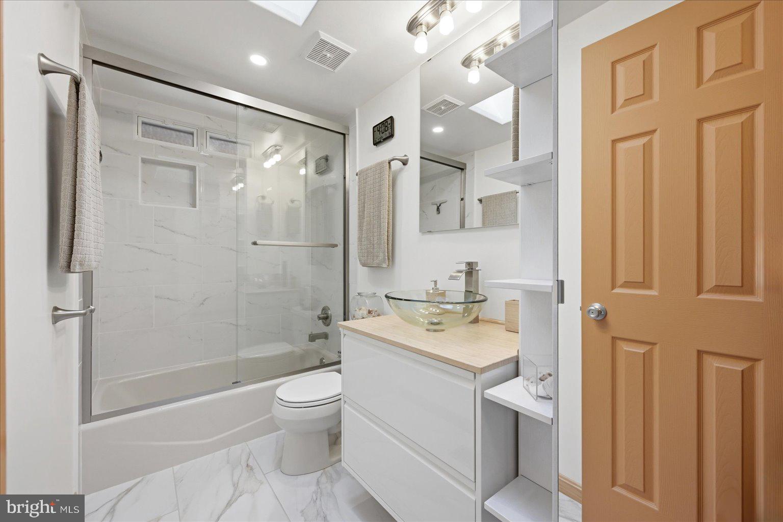 RESTON - Residential