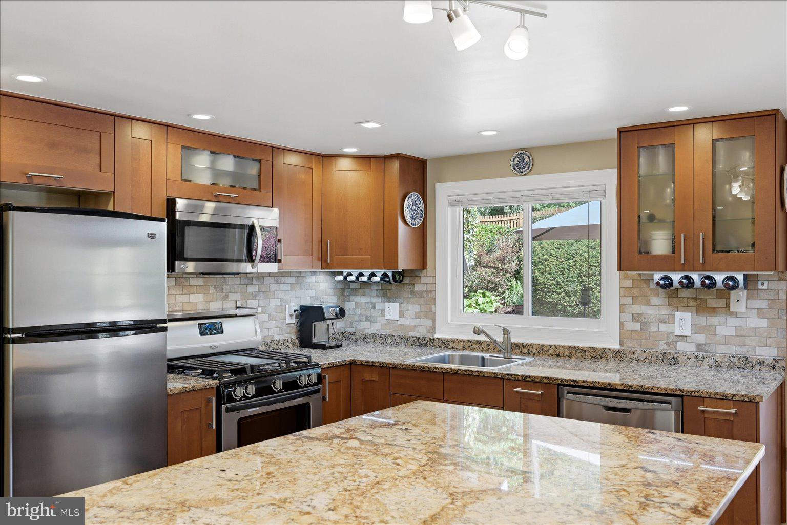 RESTON - Residential