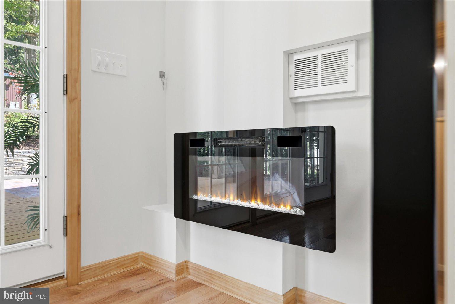RESTON - Residential
