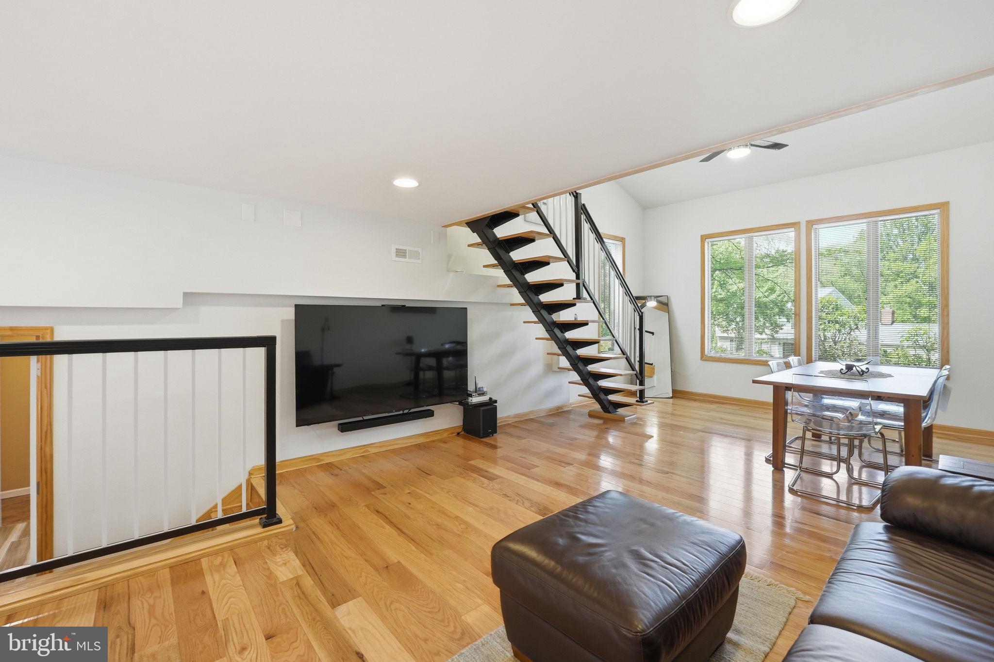 RESTON - Residential