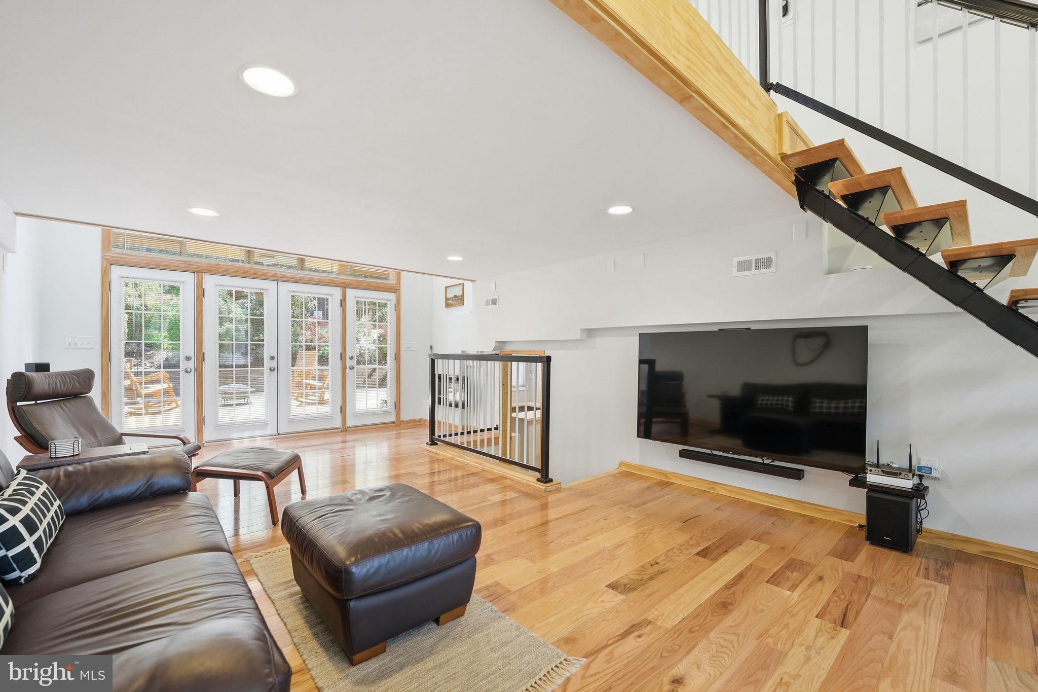 RESTON - Residential