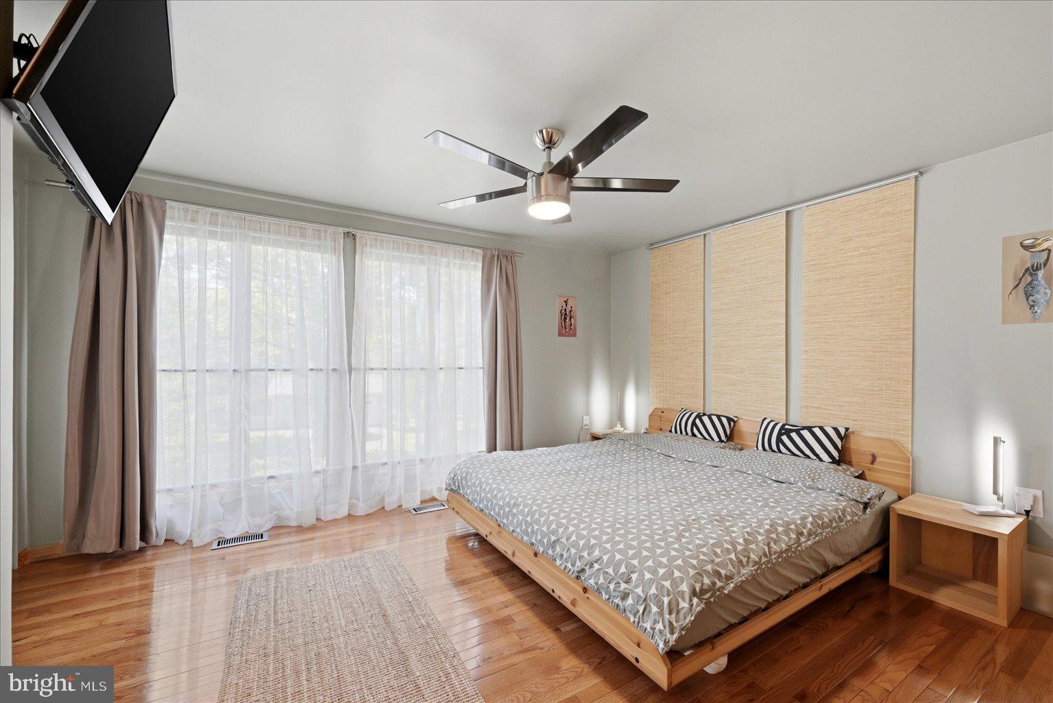 RESTON - Residential