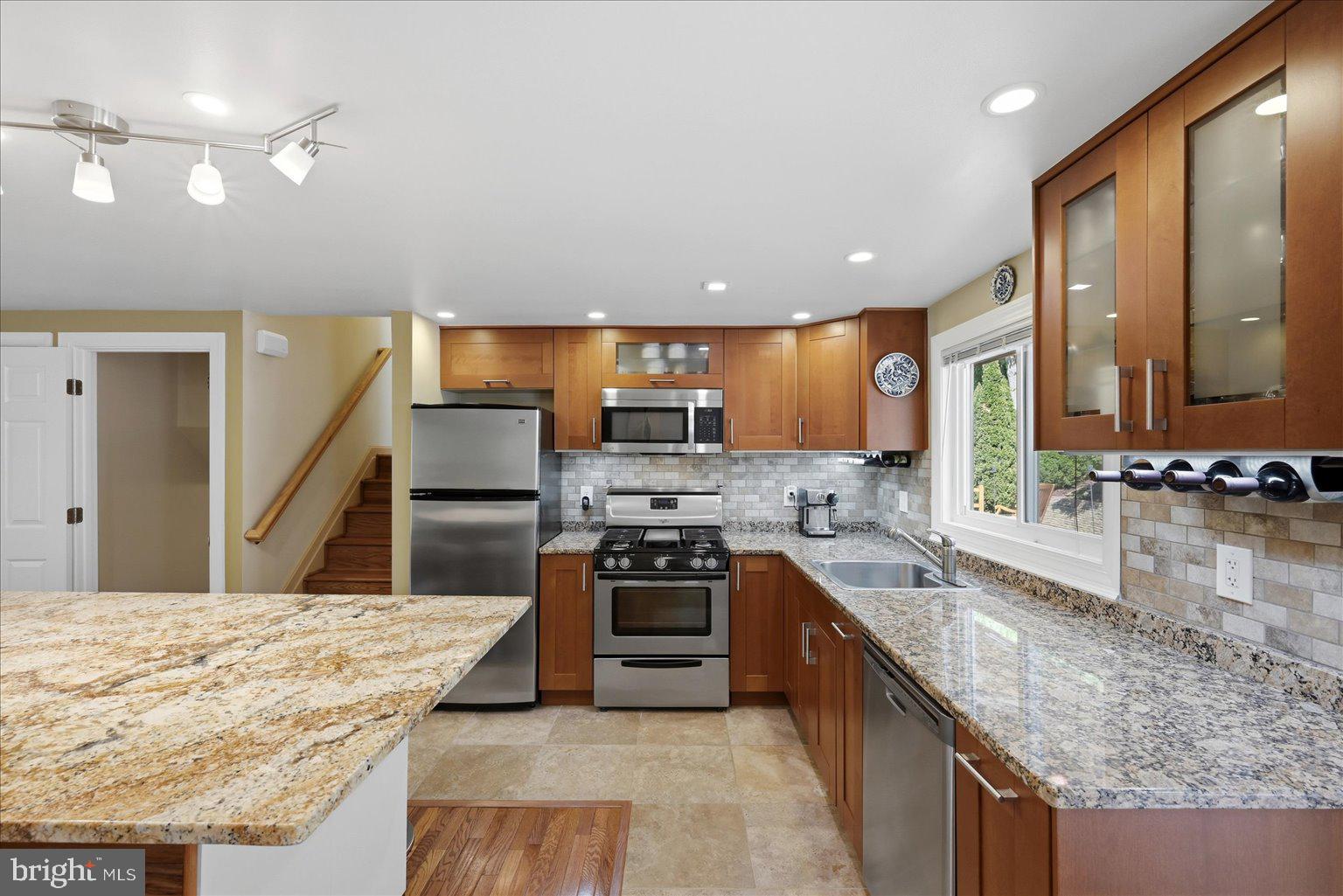 RESTON - Residential