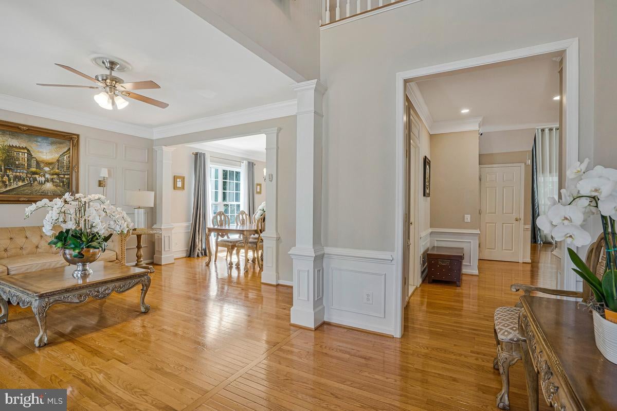 8185 PAPER BIRCH DRIVE