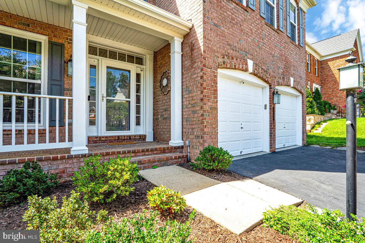 8185 PAPER BIRCH DRIVE