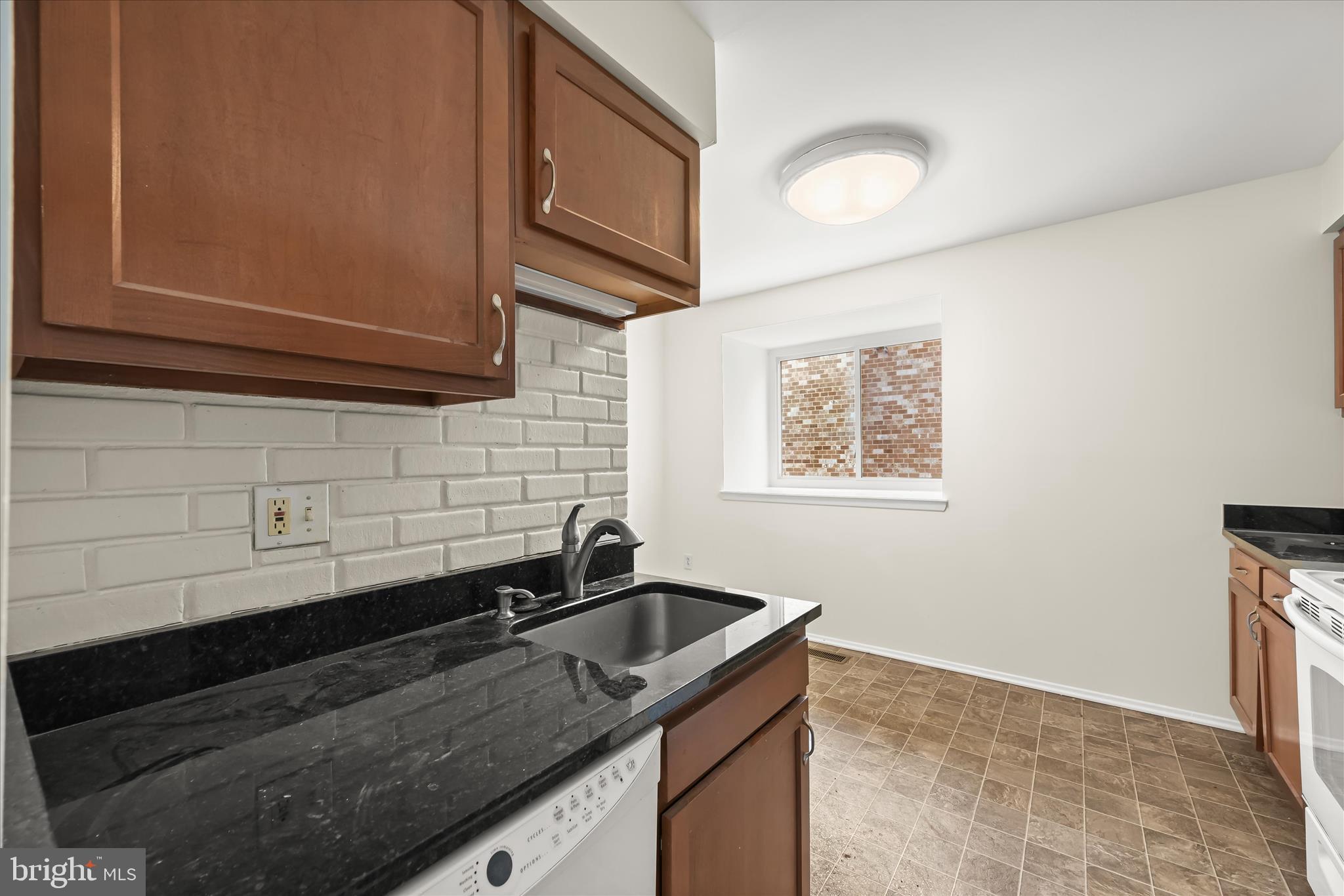 VILLAGE OF OWEN BROWN - Residential