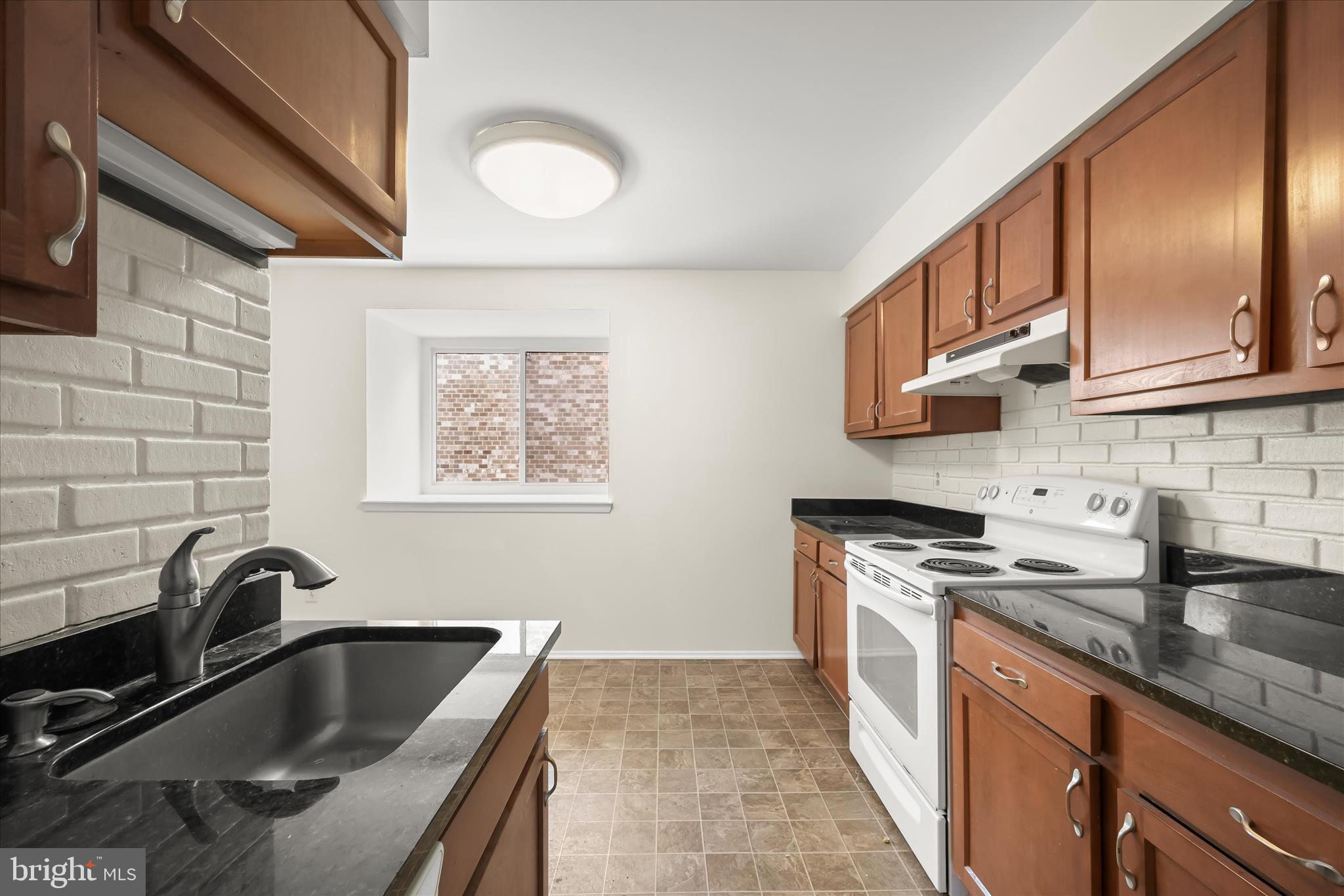 VILLAGE OF OWEN BROWN - Residential