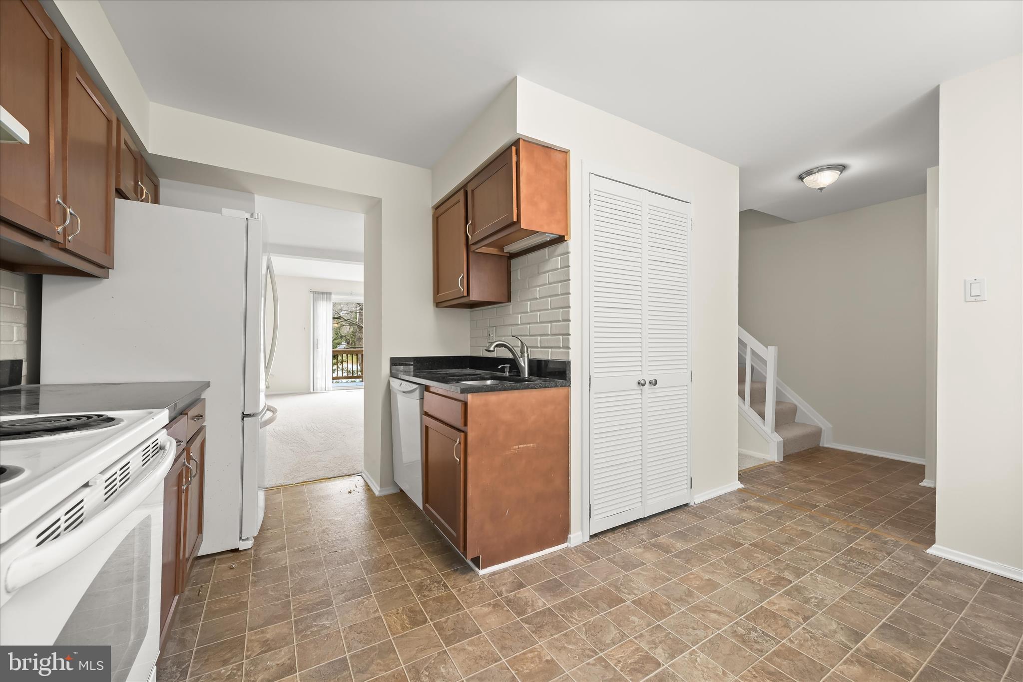 VILLAGE OF OWEN BROWN - Residential