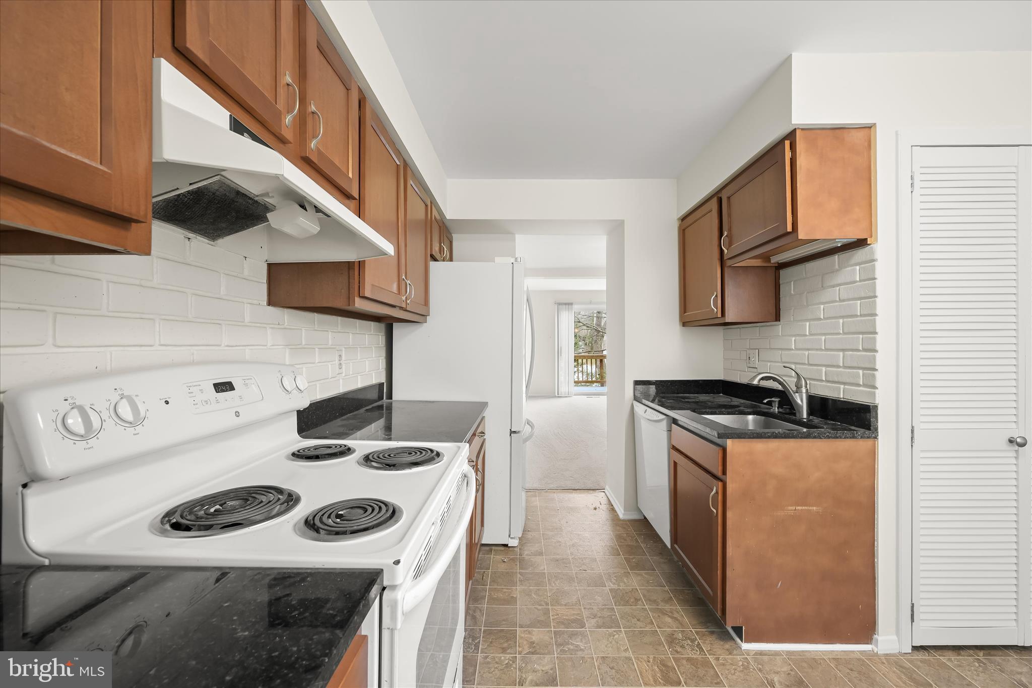 VILLAGE OF OWEN BROWN - Residential