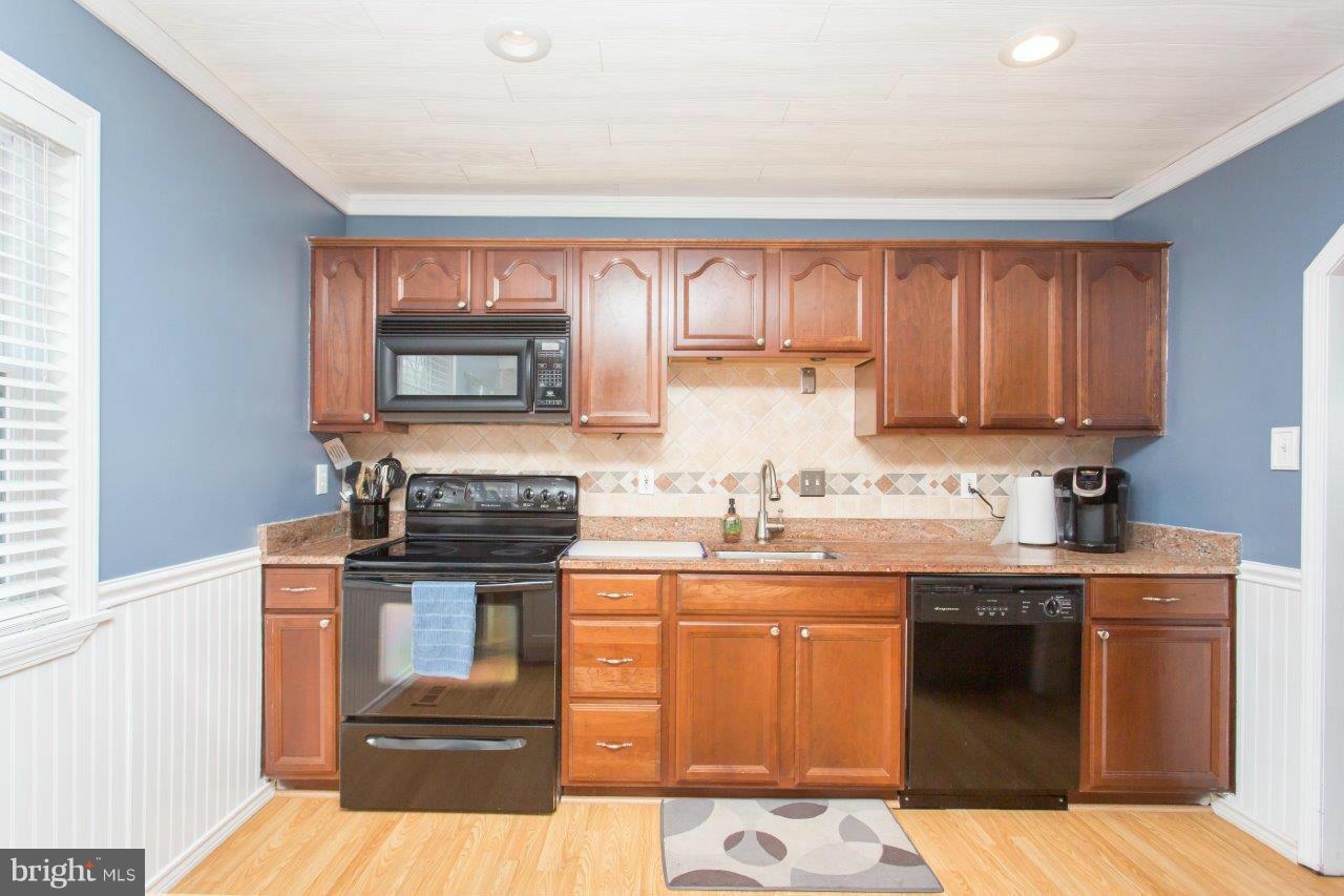 POINT OF WOODS - Residential