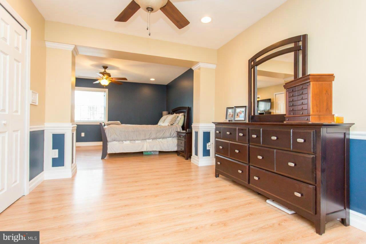 POINT OF WOODS - Residential