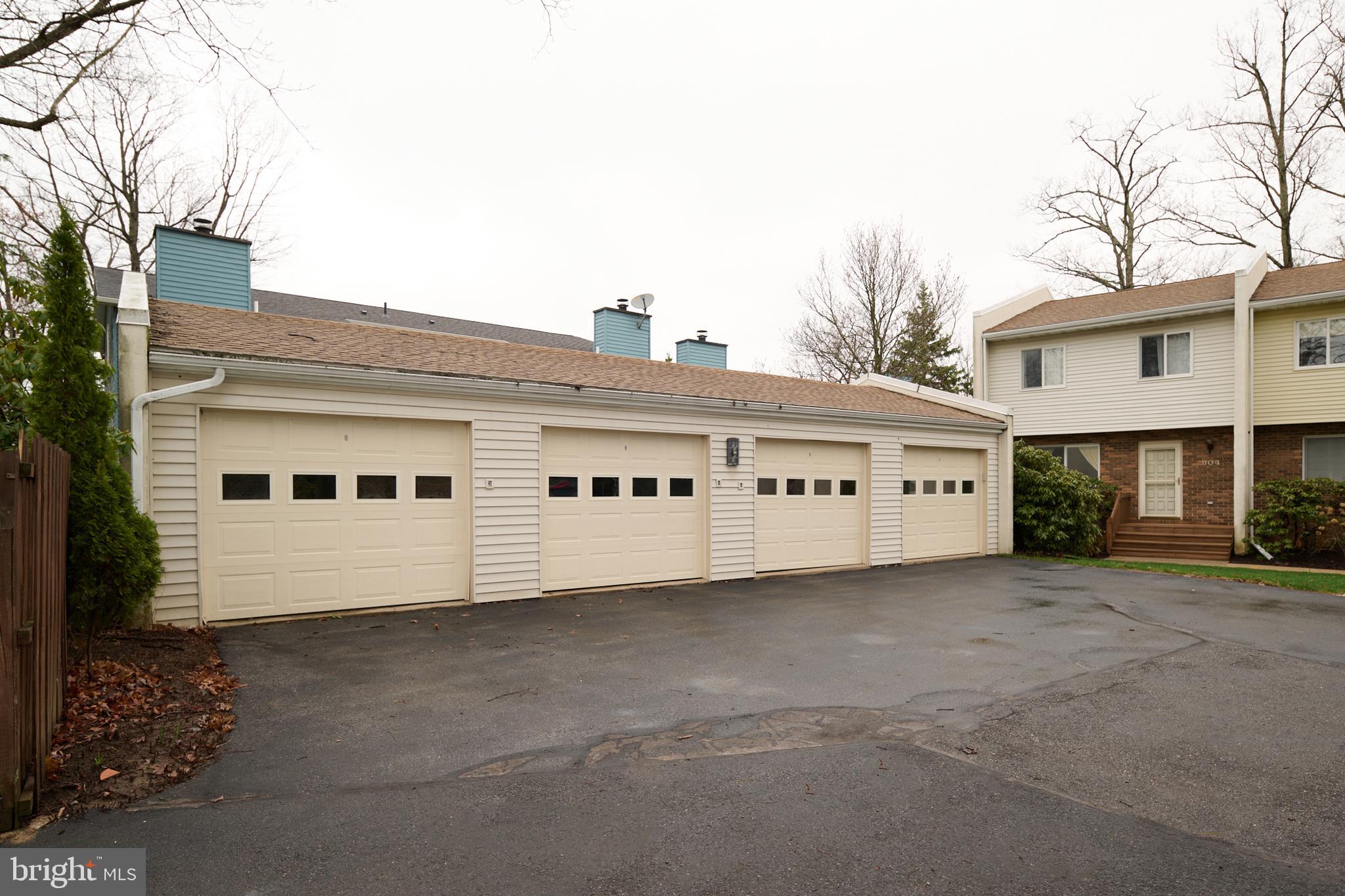 GREENWOOD TOWNHOUSES - Residential