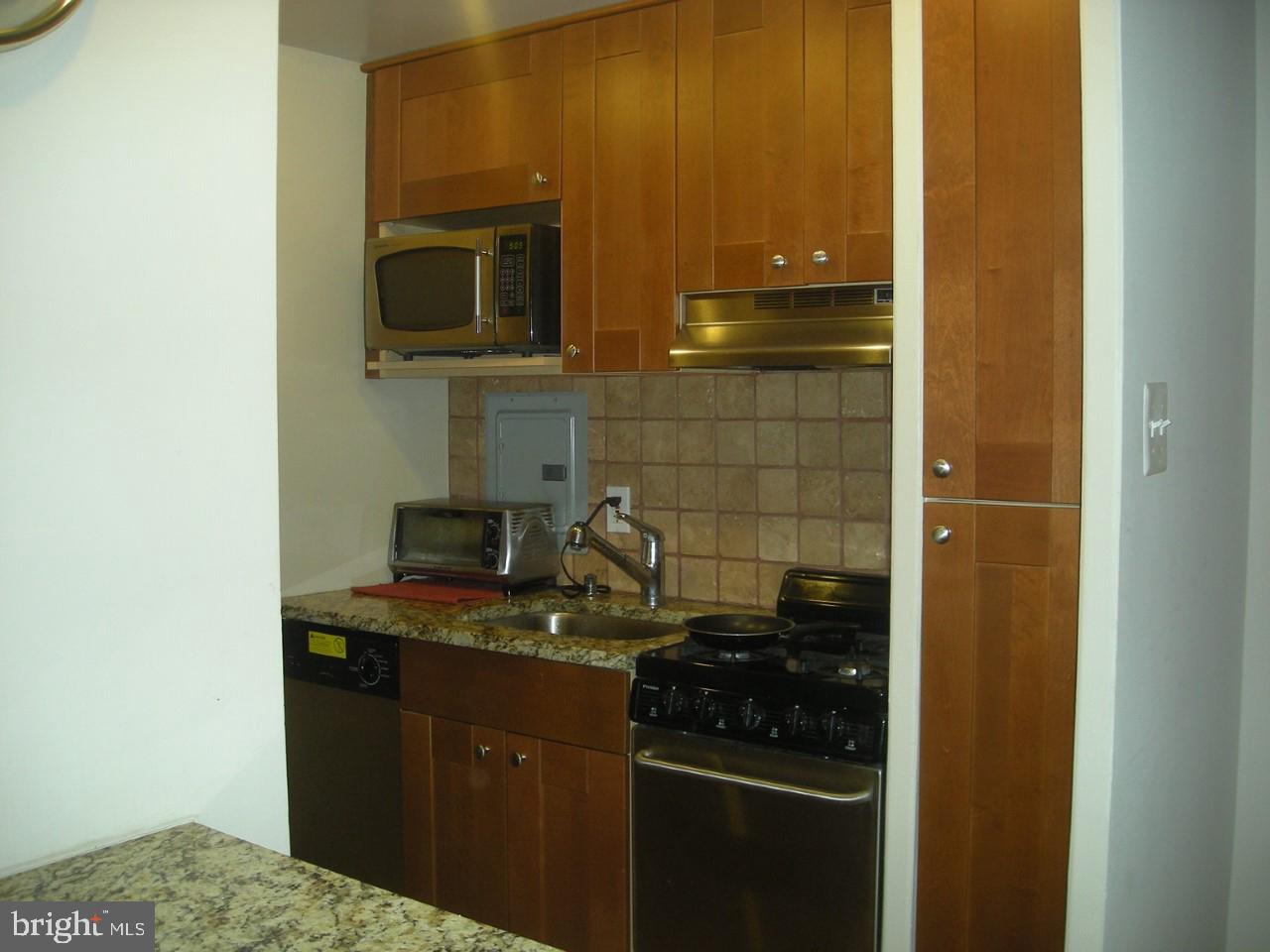 RITTENHOUSE SQUARE - Residential Lease