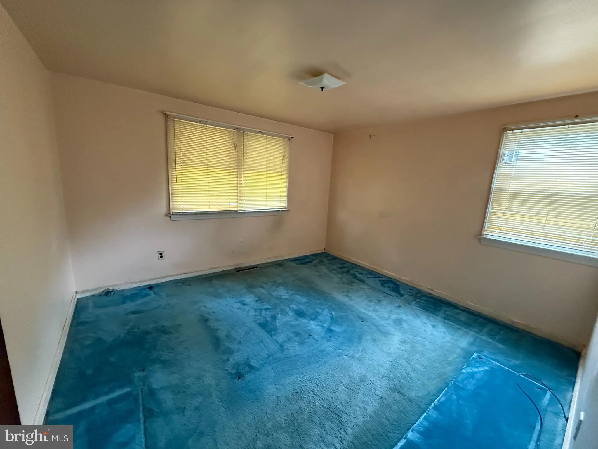 Clementon, New Jersey 08021, United States, 2 Bedrooms Bedrooms, ,1 BathroomBathrooms,Residential,Pending,130326