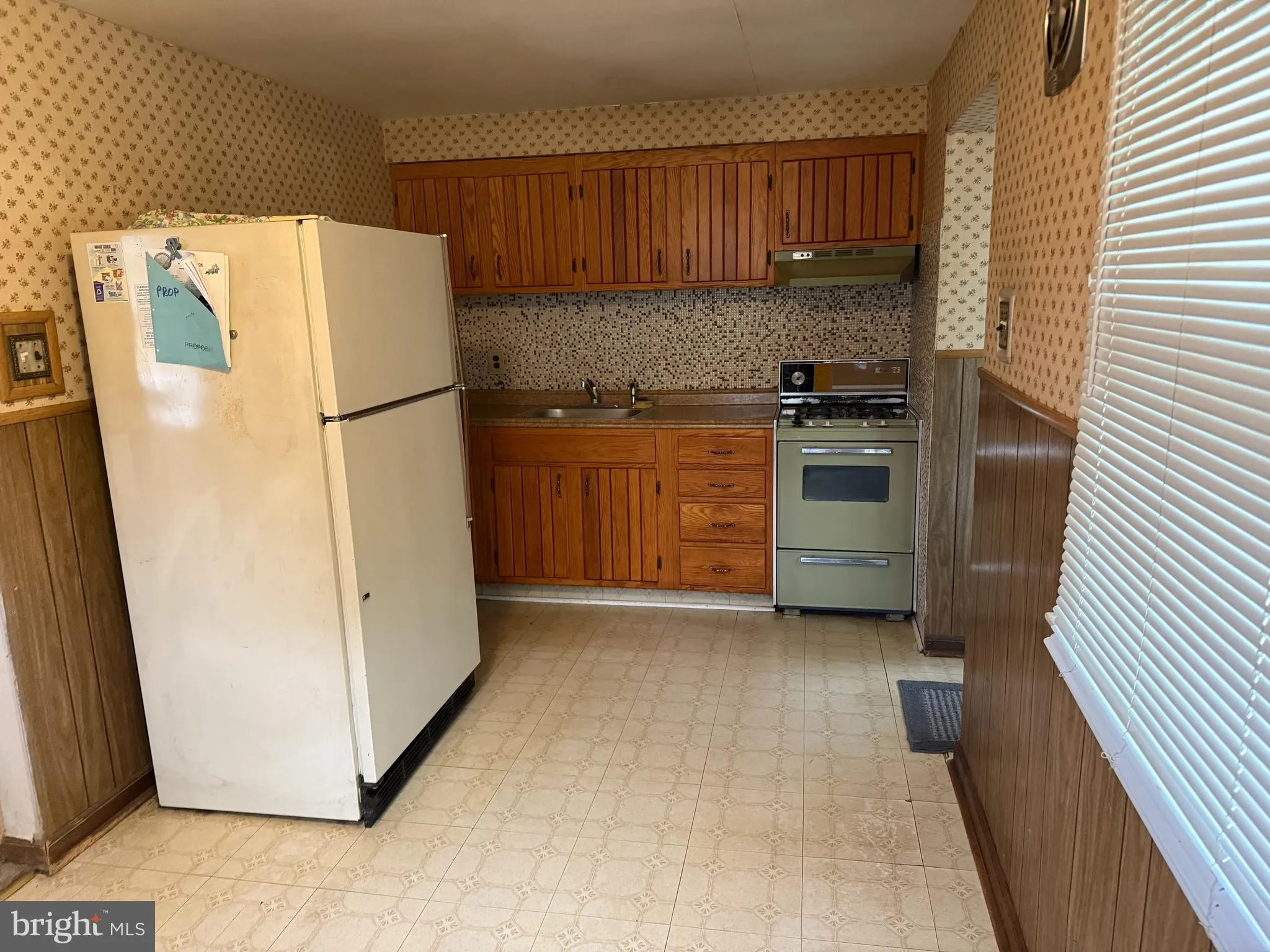 Clementon, New Jersey 08021, United States, 2 Bedrooms Bedrooms, ,1 BathroomBathrooms,Residential,Pending,130326