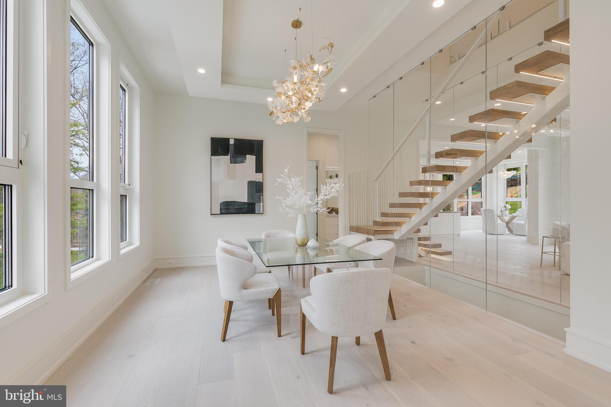 WOODSIDE ESTATES - Residential