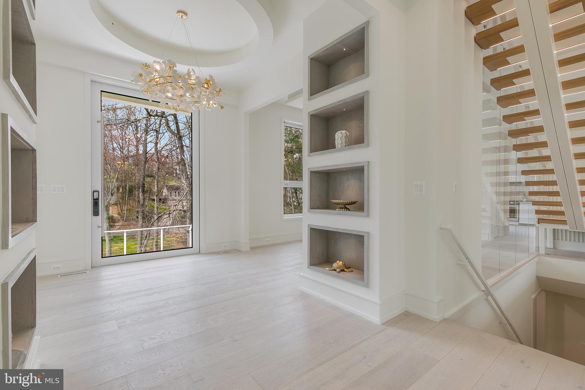 WOODSIDE ESTATES - Residential