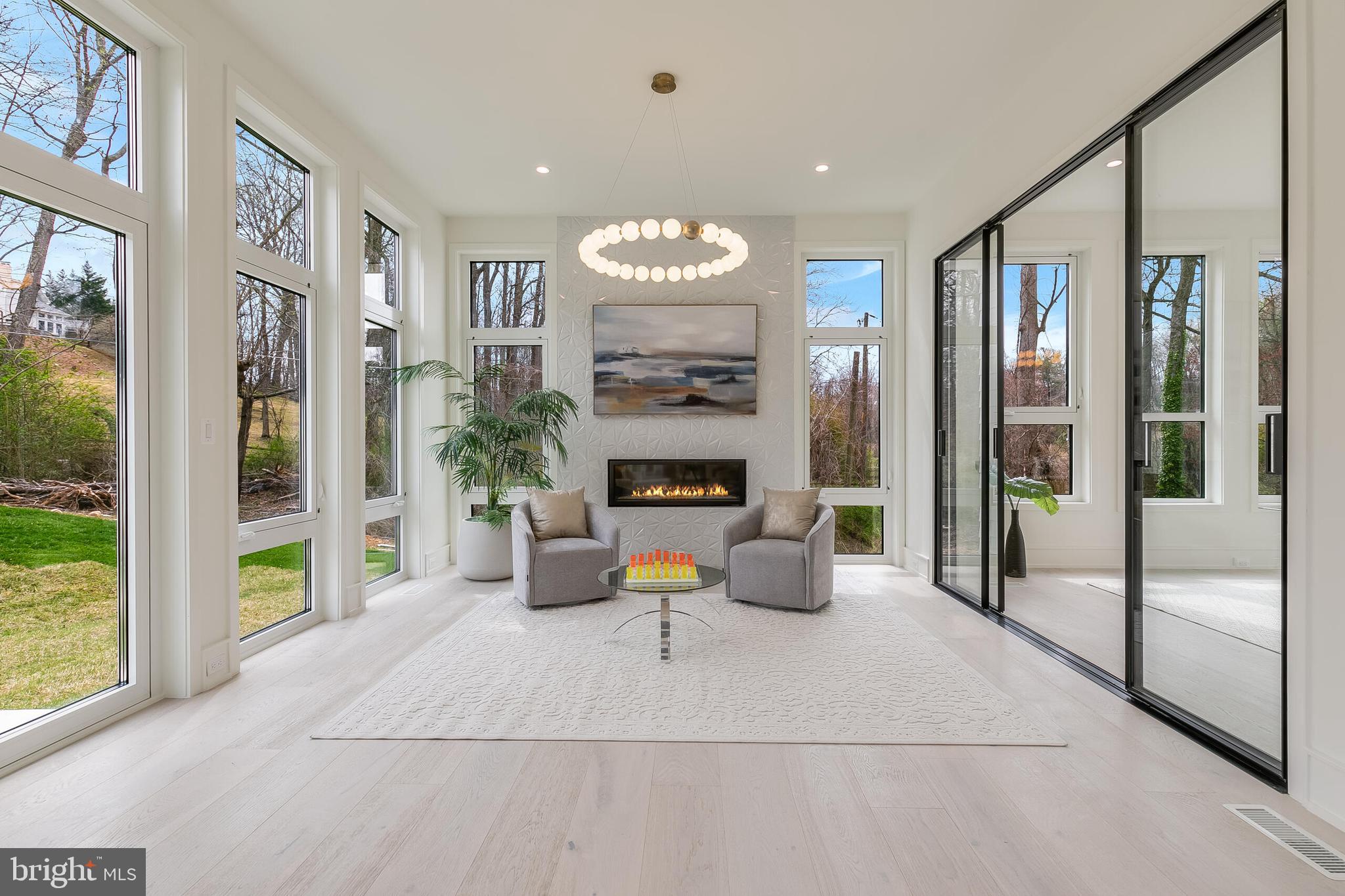 WOODSIDE ESTATES - Residential