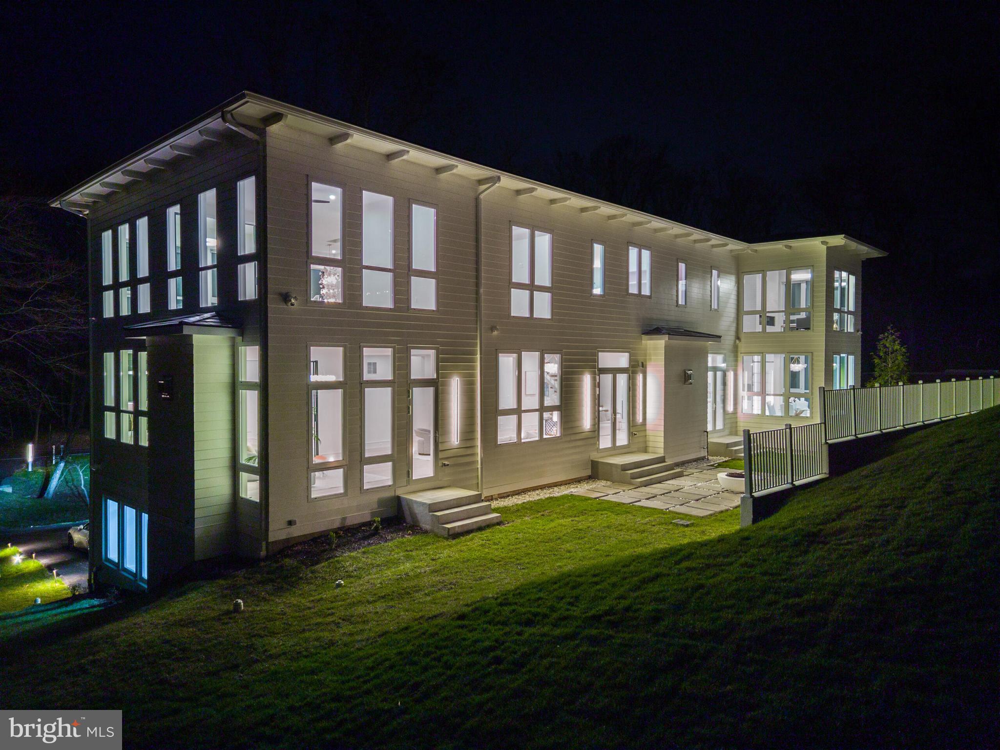 WOODSIDE ESTATES - Residential