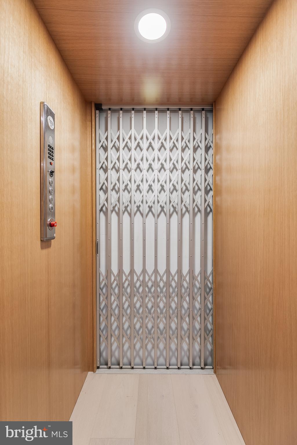 WOODSIDE ESTATES - Residential