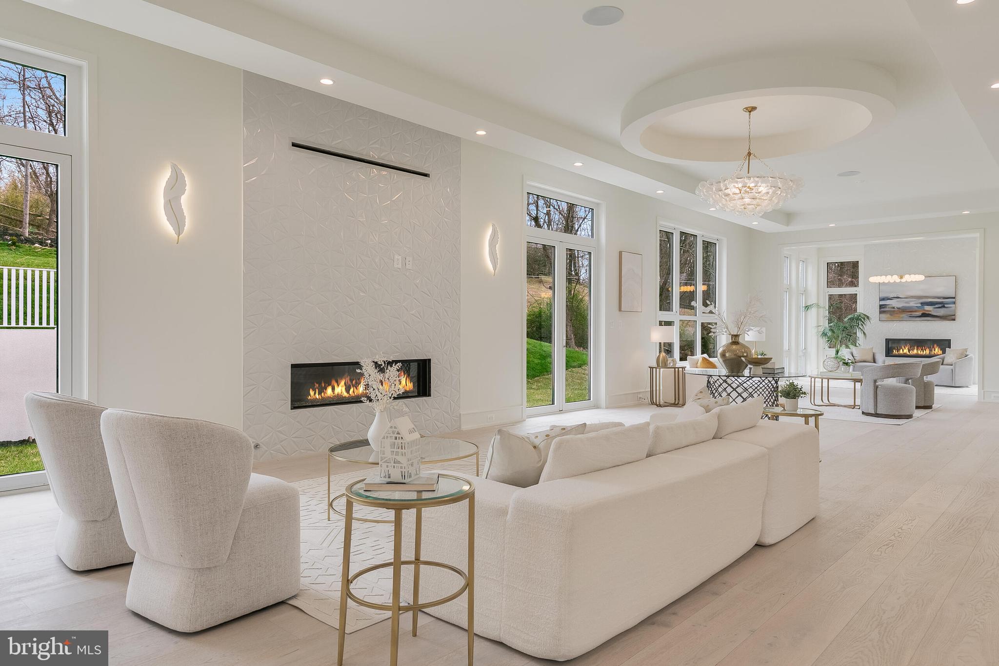 WOODSIDE ESTATES - Residential