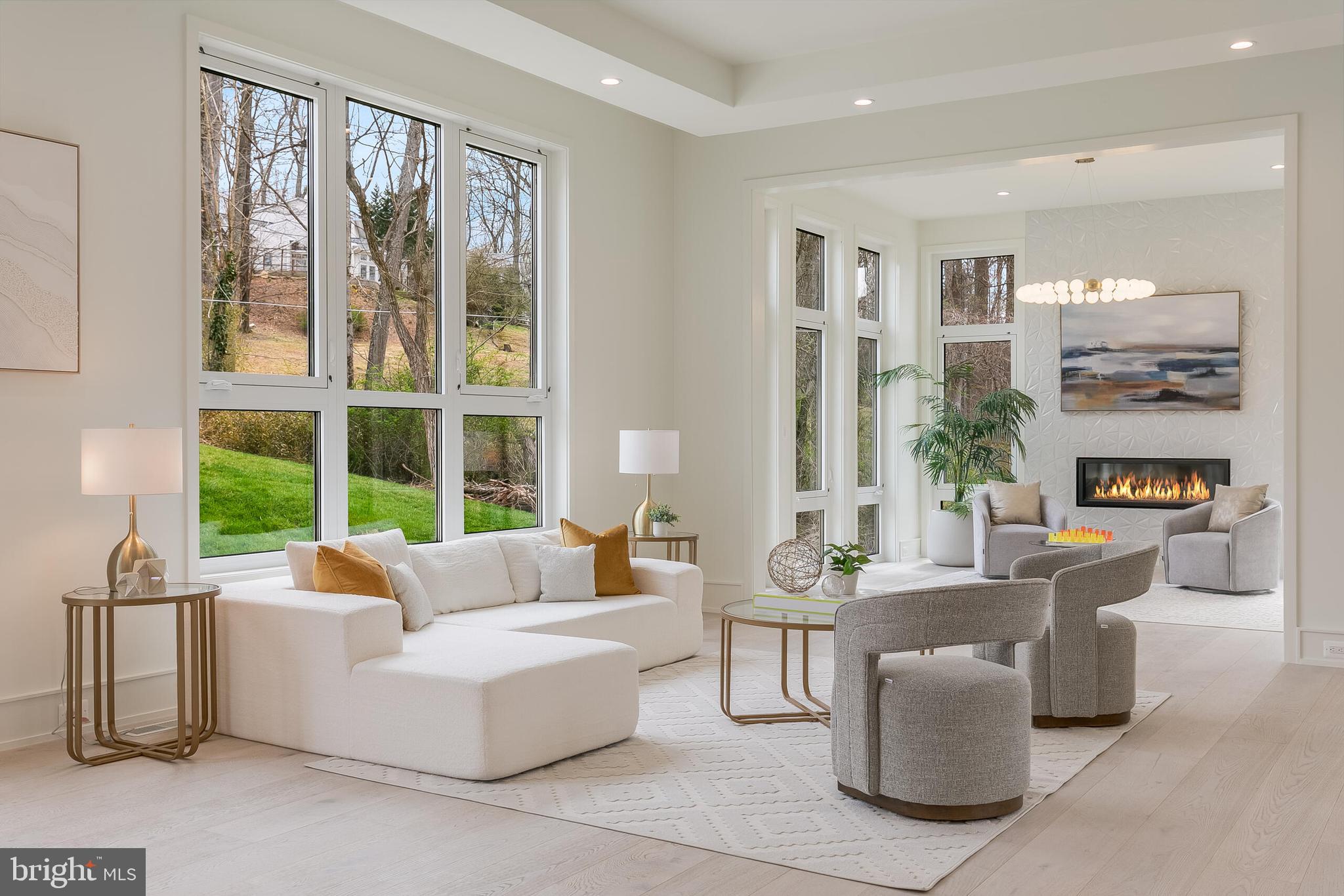 WOODSIDE ESTATES - Residential