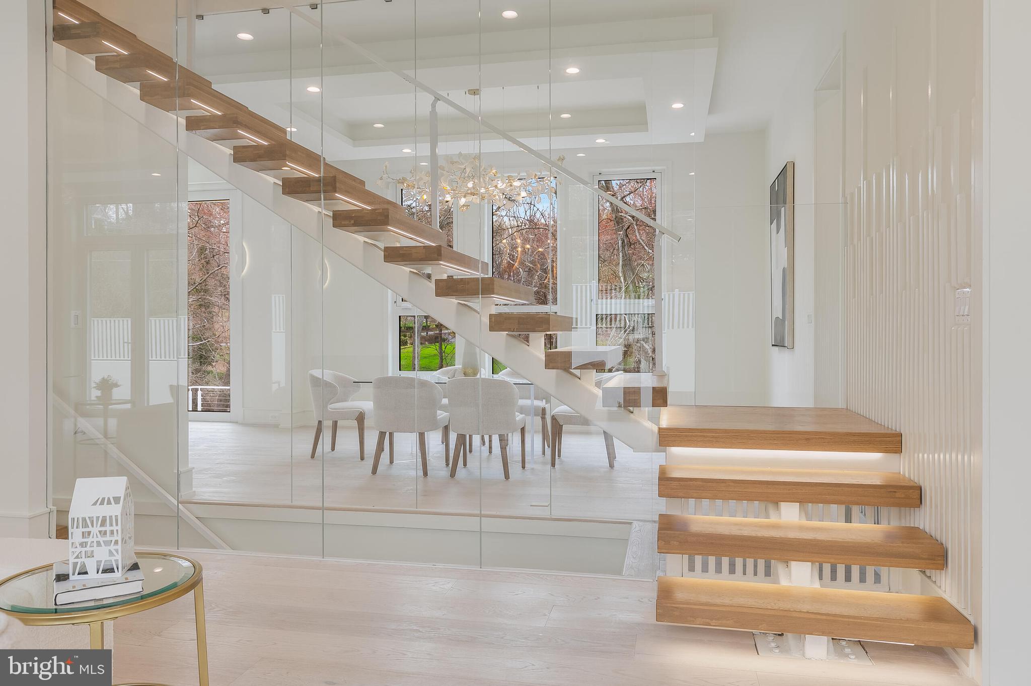 WOODSIDE ESTATES - Residential