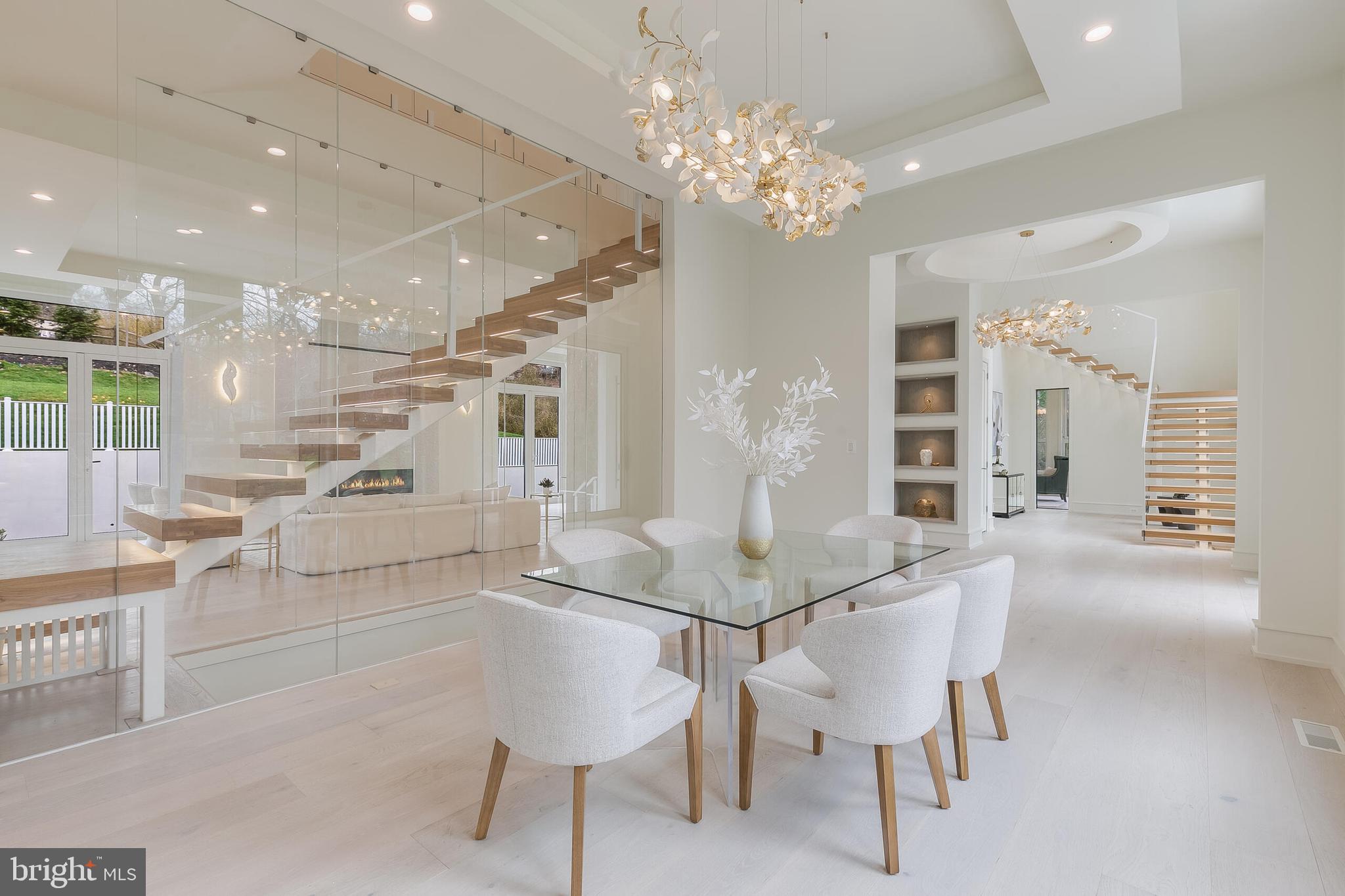 WOODSIDE ESTATES - Residential