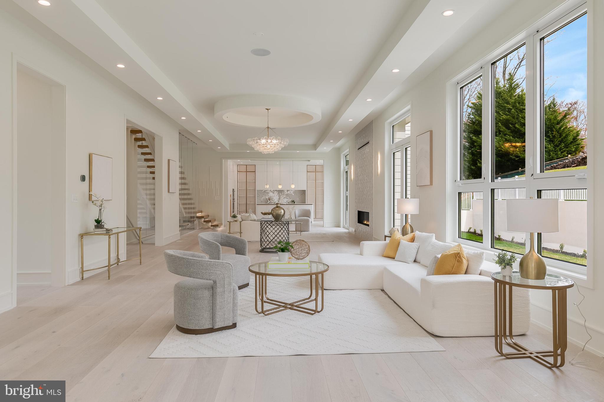 WOODSIDE ESTATES - Residential