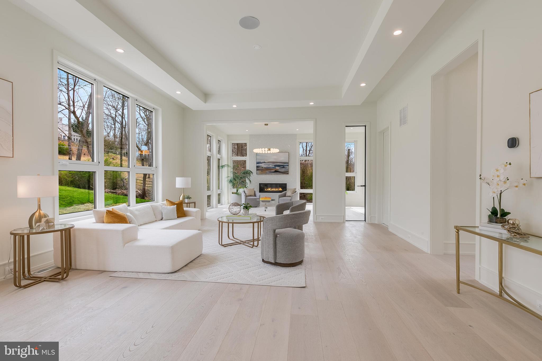 WOODSIDE ESTATES - Residential