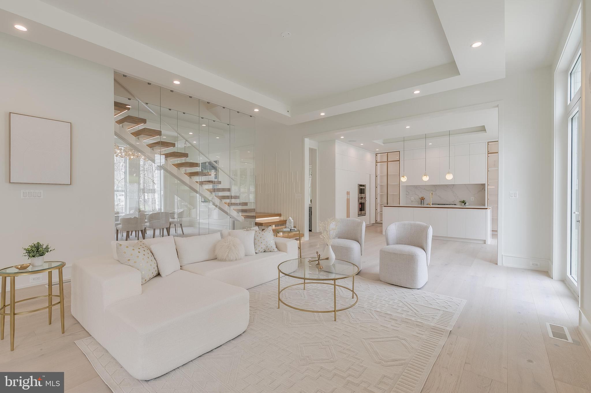 WOODSIDE ESTATES - Residential