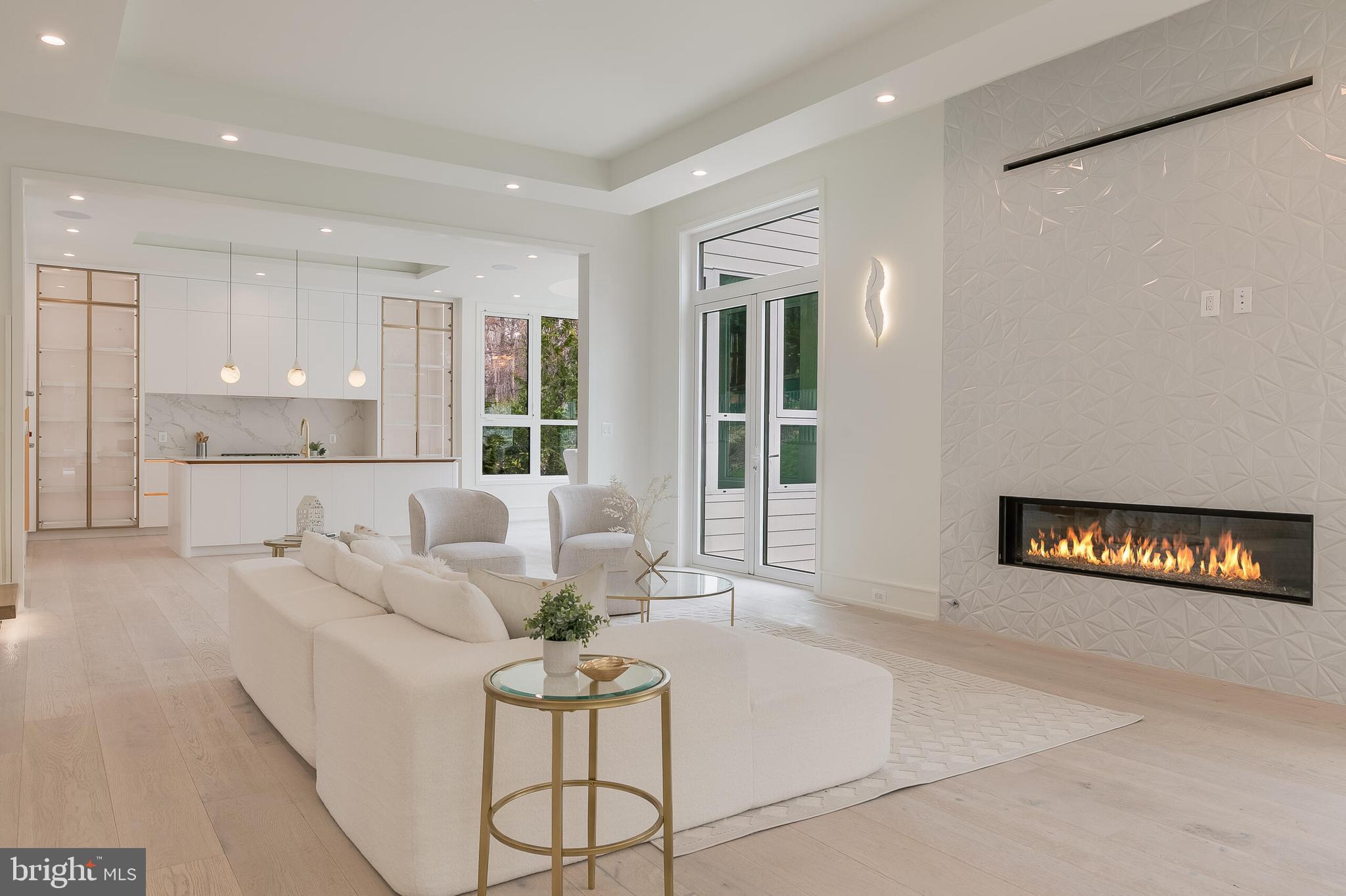 WOODSIDE ESTATES - Residential