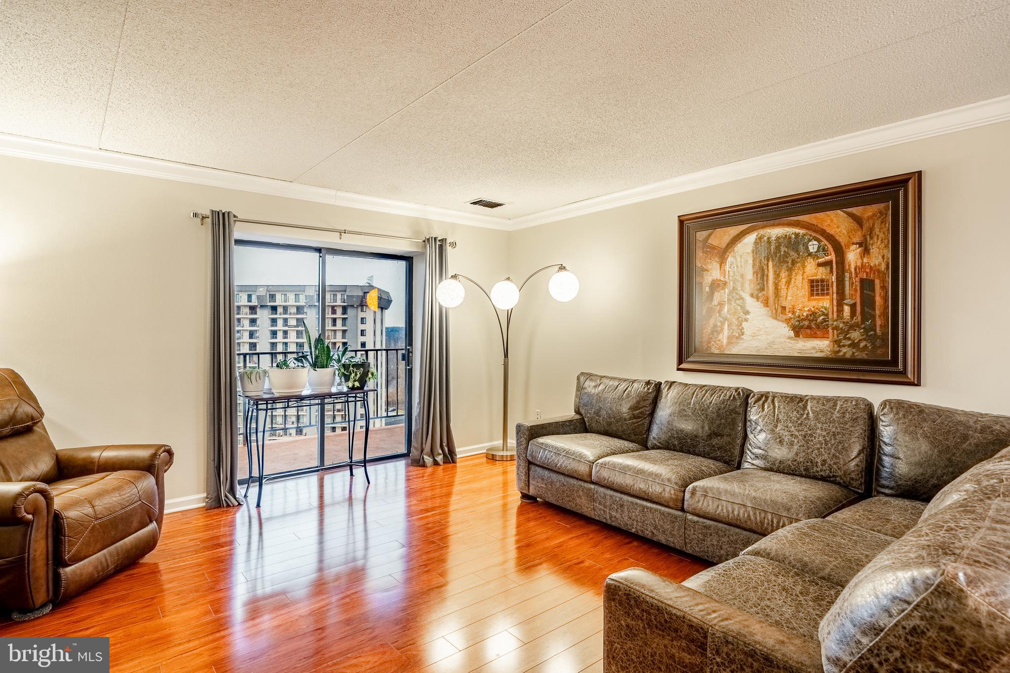 VALLEY FORGE TOWER - Residential