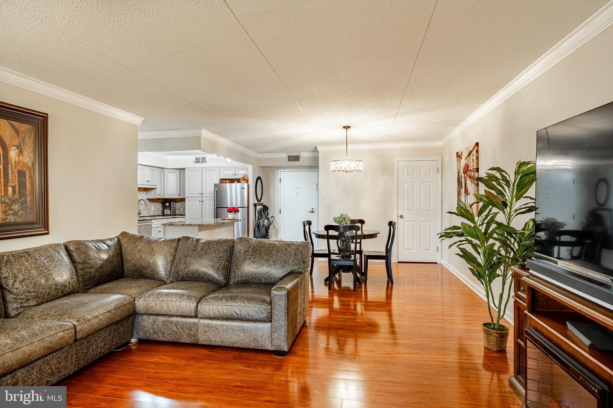 VALLEY FORGE TOWER - Residential